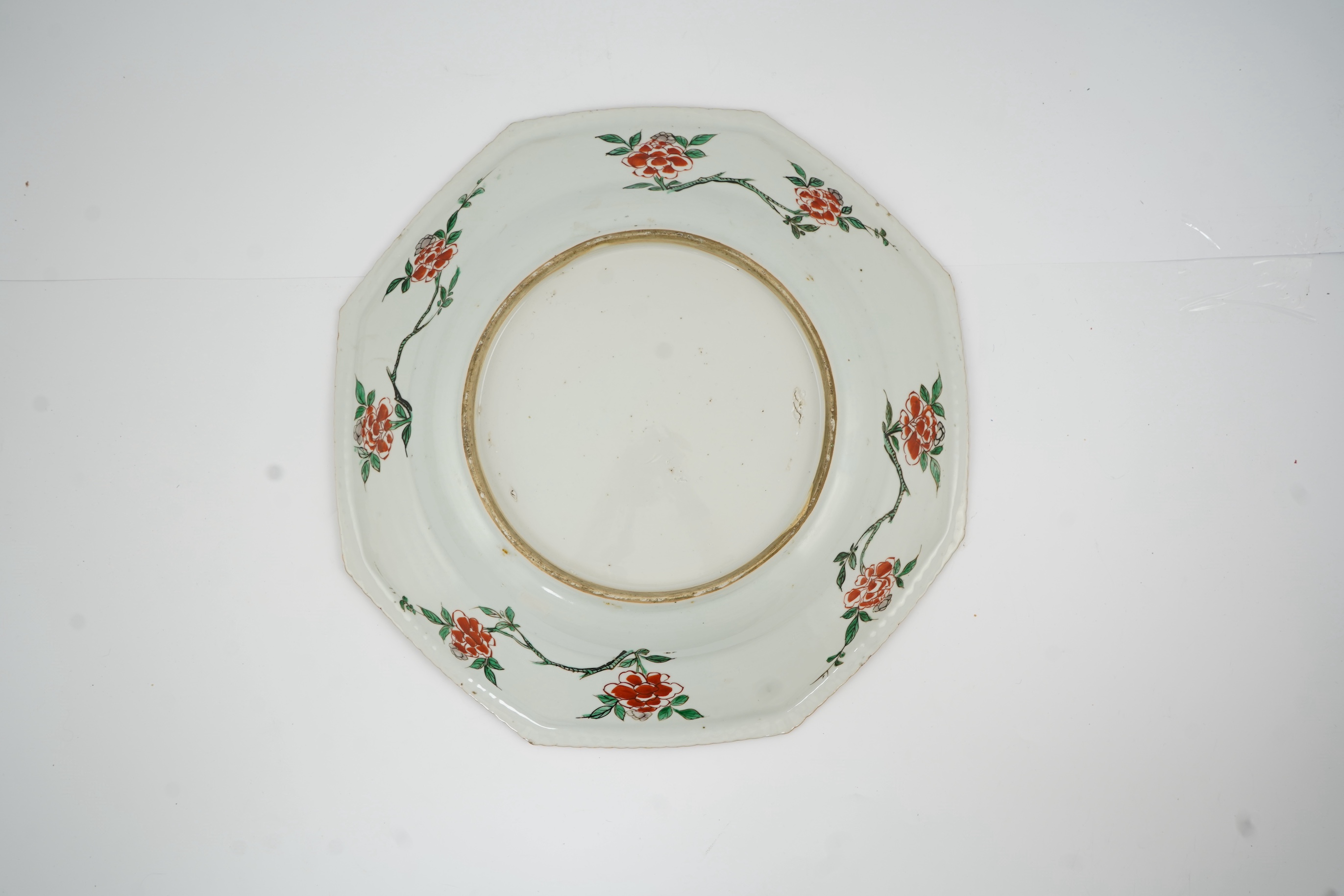A Chinese famille verte octagonal dish, Kangxi period